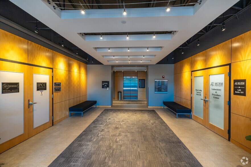 More Photos Of 17300 N Outer Forty, Chesterfield Medical For Lease