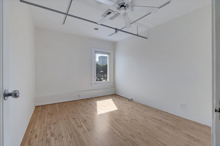 More Photos Of 2525 Main St, Santa Monica Office For Lease