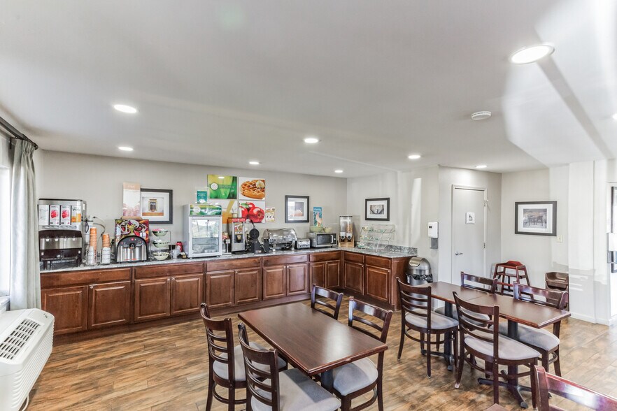 1945 Southgate Pky, Cambridge, OH 43725 Hotel For Sale