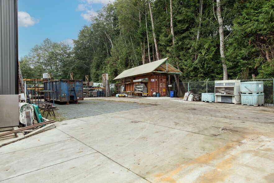 More Photos Of 7431 Industrial Rd, Lantzville Warehouse For Sale
