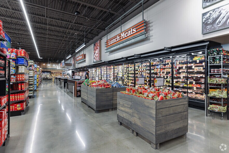 More Photos Of 16533 N May Ave, Edmond Unknown For Lease