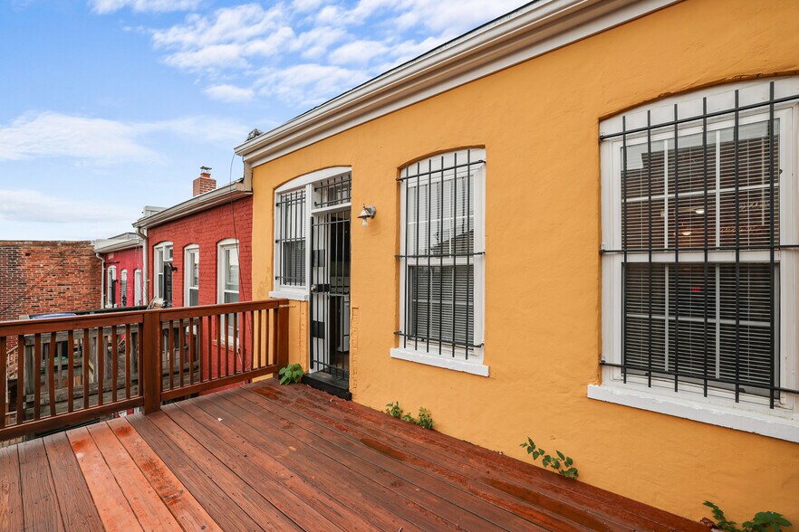 More Photos Of 302 V St NE, Washington Multifamily For Sale