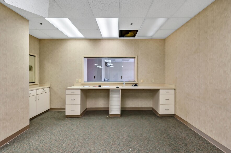 More Photos Of 701 W Loop 340, Waco Self Storage For Lease