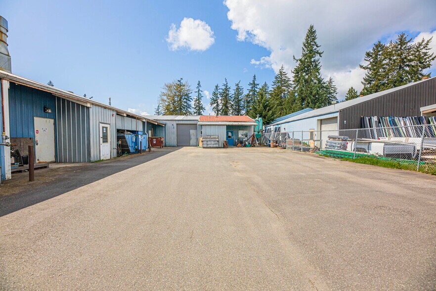 More Photos Of 1063 Beach Ave, Marysville Warehouse For Sale