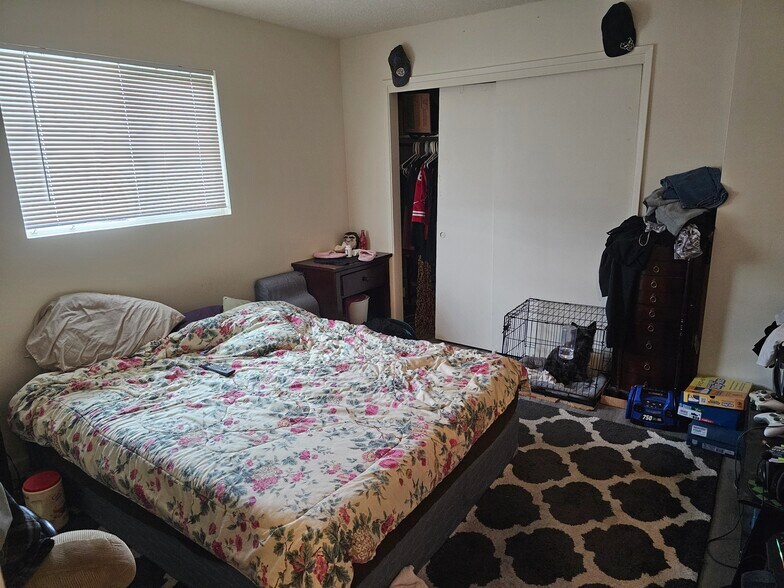 More Photos Of 702 SE 9th St, Grants Pass Apartments For Sale