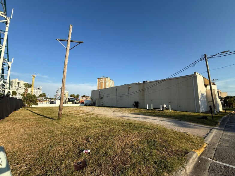 More Photos Of 415 Yaupon Cir, Myrtle Beach General Retail For Sale