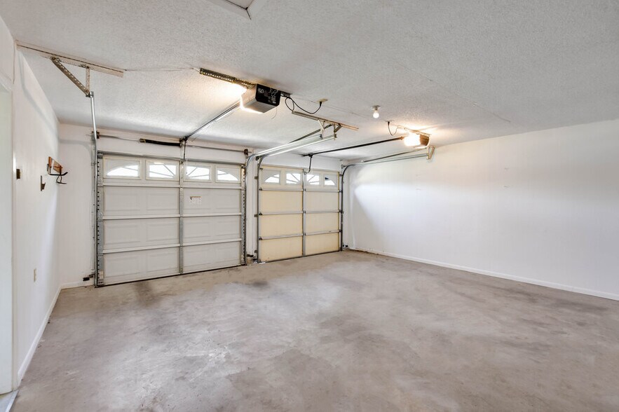 More Photos Of 16001 Awalt Dr, Austin Office For Sale