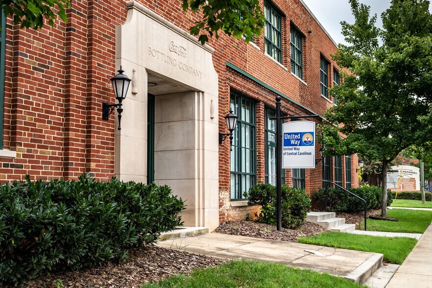 More Photos Of 363 Church St N, Concord Loft Creative Space For Lease