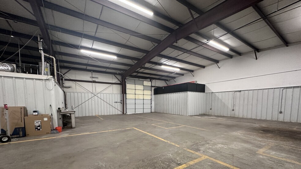 More Photos Of 1723 Eldridge Rd, Sugar Land Service For Lease
