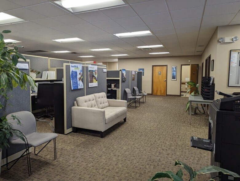 More Photos Of 52 Connecticut Ave, South Windsor Light Manufacturing For Lease