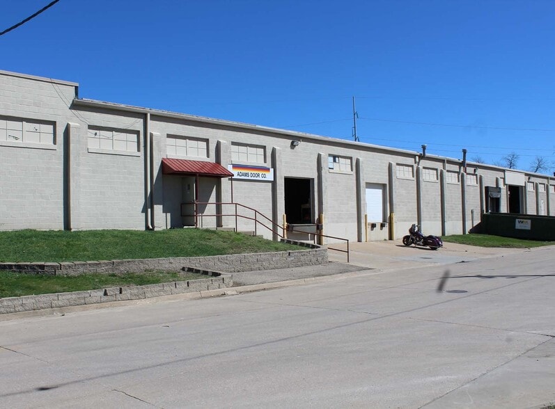 More Photos Of 76 Washington Ave, Des Moines Warehouse For Sale