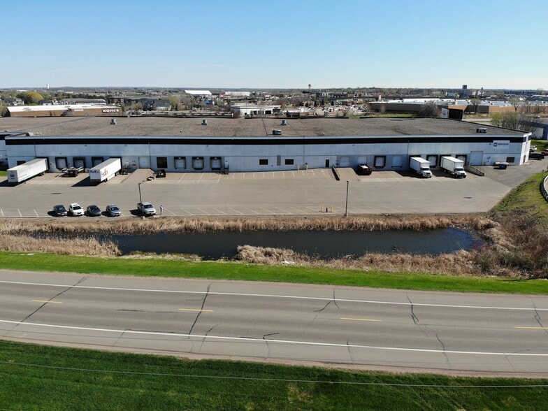 More Photos Of 22000 Industrial Blvd, Rogers Distribution For Lease