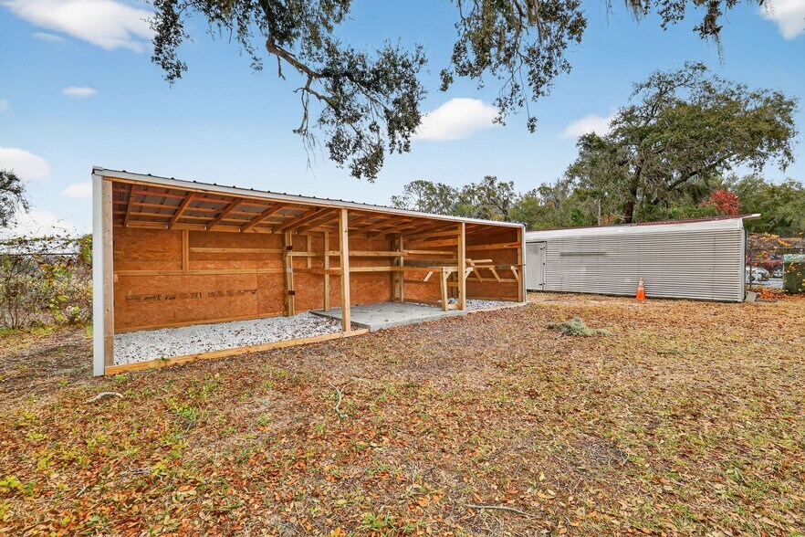 More Photos Of 1130 E North Blvd, Leesburg Freestanding For Lease