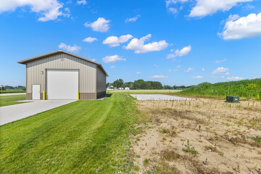 More Photos Of 1836 Ellis Rd, Custer Warehouse For Sale