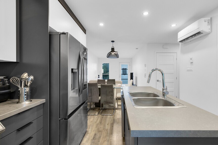 More Photos Of 1611-1615 Rue Godin, Longueuil Apartments For Sale