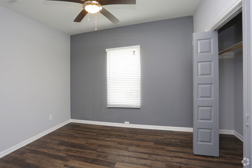 More Photos Of 2604 Avenue K, Bay City Apartments For Sale