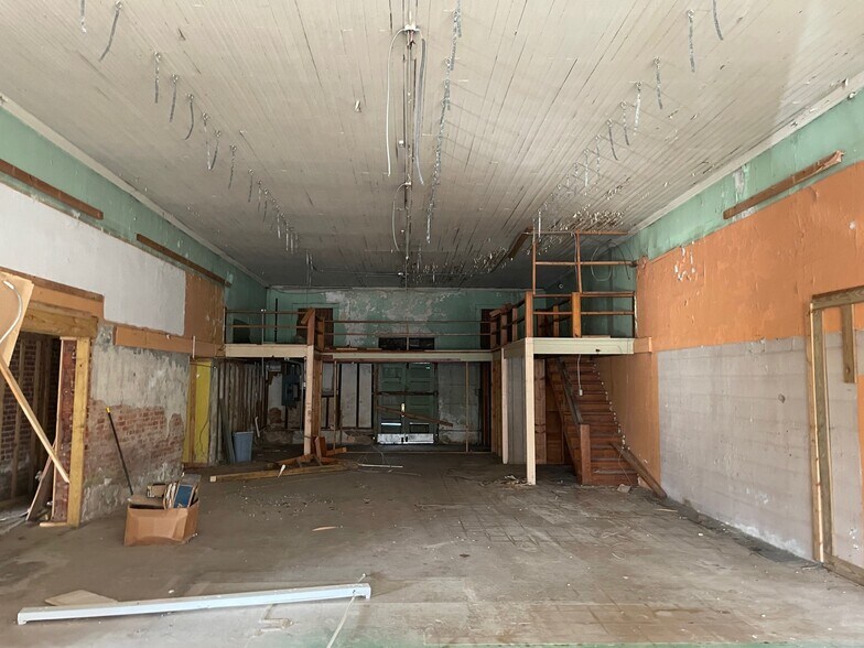 More Photos Of 4 S Main St, Inman Storefront Retail Office For Sale
