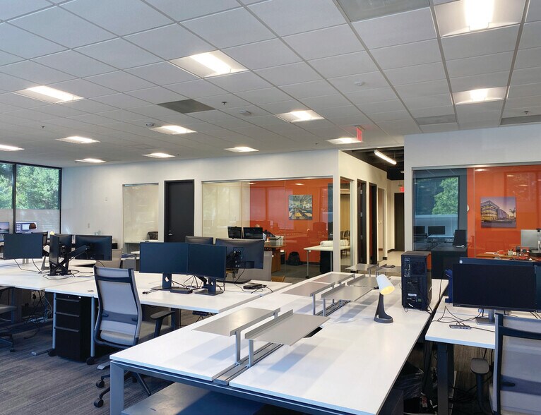 More Photos Of 275 Interstate North Cir SE, Atlanta Office For Lease