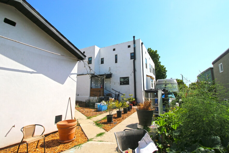 More Photos Of 1833 19th St, Santa Monica Apartments For Sale