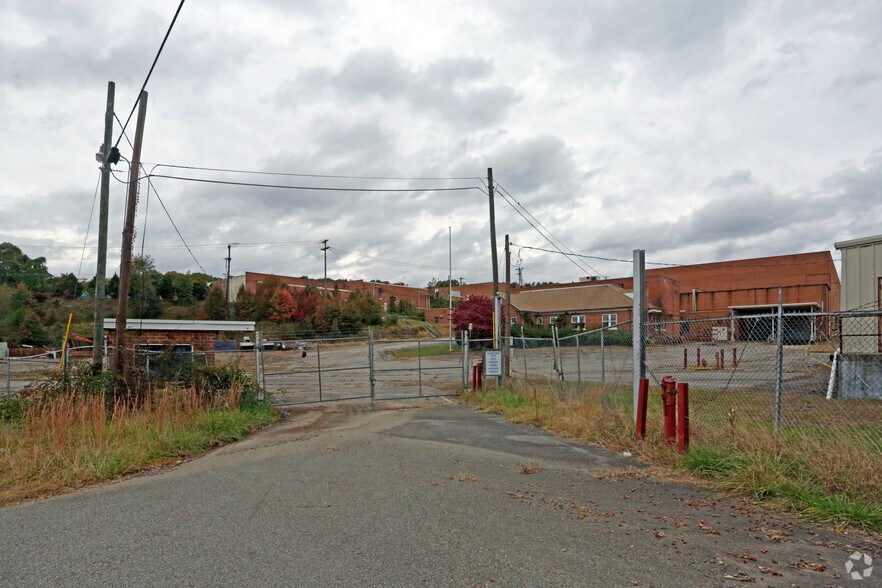 More Photos Of 850 Hooker St, Martinsville Manufacturing For Lease