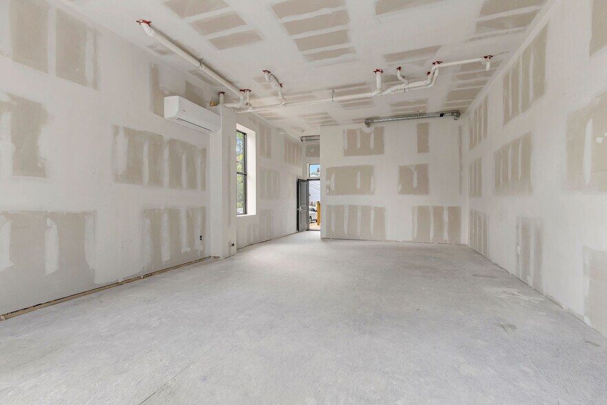 More Photos Of 1901 Baymiller St, Cincinnati Storefront Retail Residential For Lease