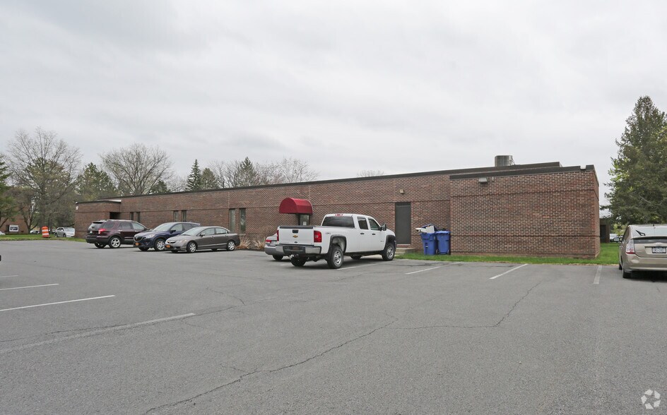 More Photos Of 17 Computer Dr W, Albany Office For Lease