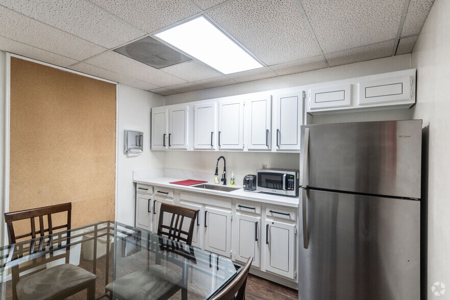 More Photos Of 3820 Del Amo Blvd, Torrance Loft Creative Space For Lease