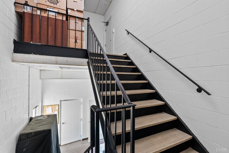 More Photos Of 19 Wadsworth St, Lynchburg Storefront Retail Office For Sale