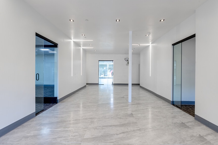 More Photos Of 10237-10239 Flanders Ct, San Diego Research And Development For Lease