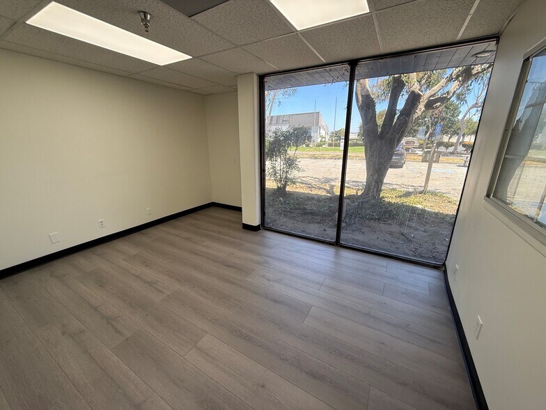 More Photos Of 487 Calle San Pablo, Camarillo Warehouse For Lease