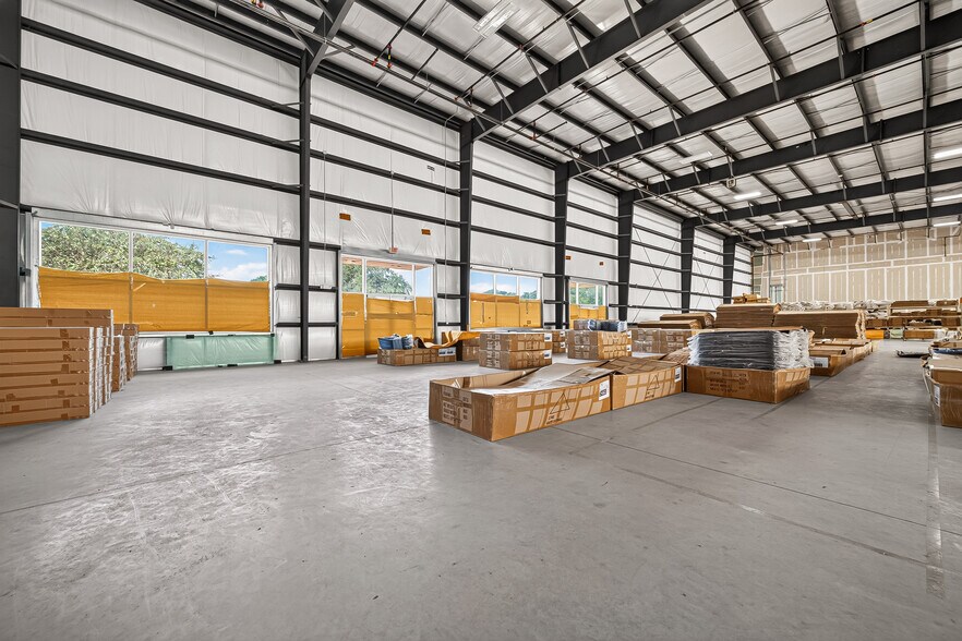 More Photos Of 15135 Bellaire Blvd, Houston Warehouse For Lease