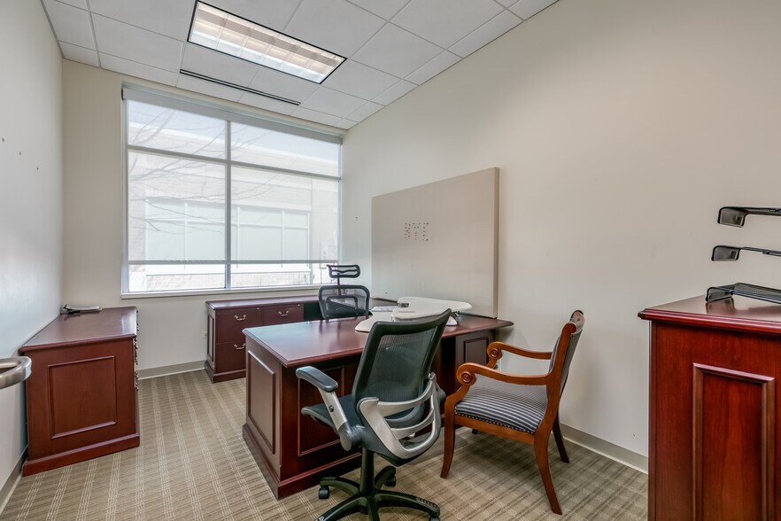 More Photos Of 2624 Patriot Blvd, Glenview Office For Sale