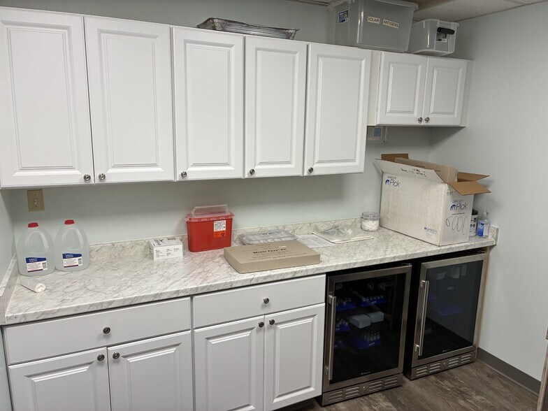 More Photos Of 5223 Paulsen St, Savannah Medical For Lease