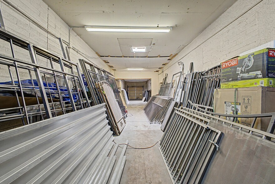 More Photos Of 6819 N 55th Dr, Glendale Warehouse For Lease