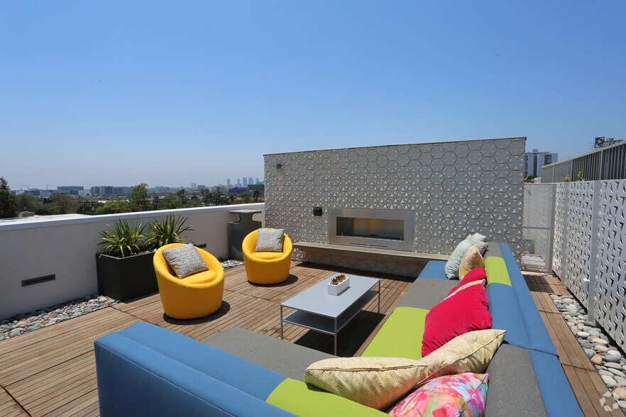 More Photos Of 8350-8358 Santa Monica Blvd, West Hollywood Apartments For Lease