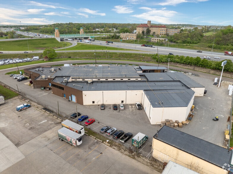 More Photos Of 10400 Evendale Dr, Evendale Warehouse For Lease