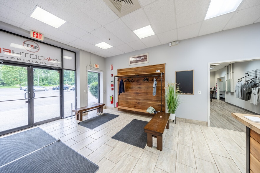 More Photos Of 1290 Blossom Dr, Victor Medical For Lease