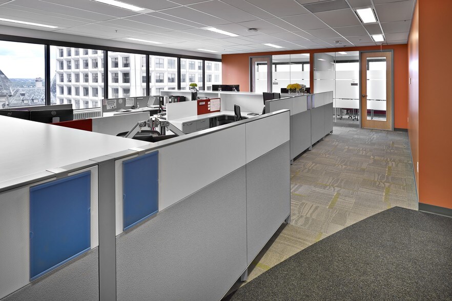 More Photos Of 10065 Jasper Ave NW, Edmonton Office For Lease