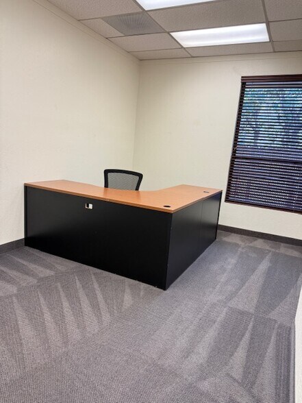 More Photos Of 4651 Quail Lakes Dr, Stockton Office For Lease