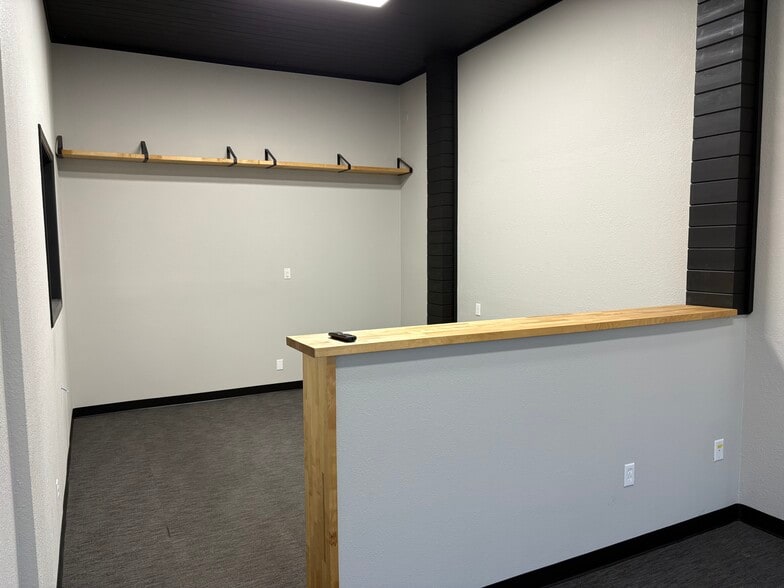 More Photos Of 1416 W Ainsworth Ave, Pasco Industrial For Sale