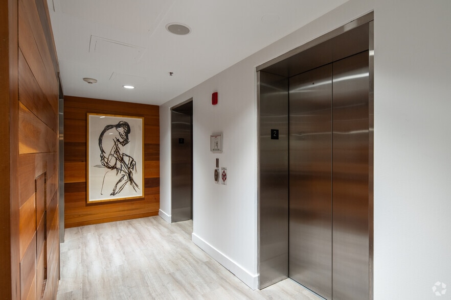 More Photos Of 479-483 N Harlem Ave, Oak Park Apartments For Lease