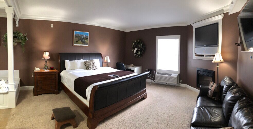 More Photos Of 1245 N Brown St, La Plata Hotel For Sale
