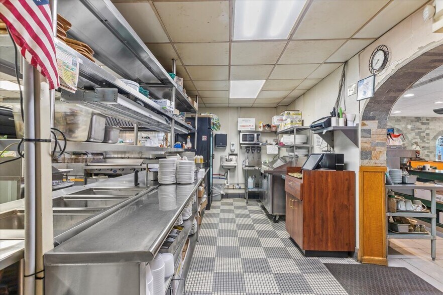 More Photos Of 232 W Moorestown Rd, Wind Gap Restaurant For Sale