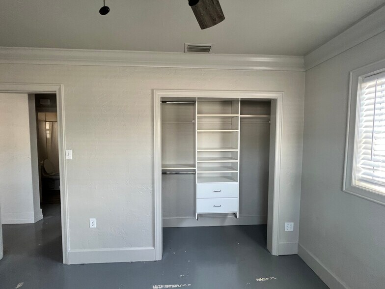 More Photos Of 4810 110th Ave, Pinellas Park Warehouse For Sale