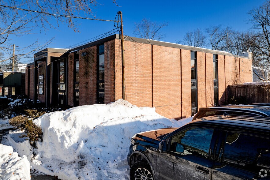 More Photos Of 44 Broadway, Greenlawn Office For Lease