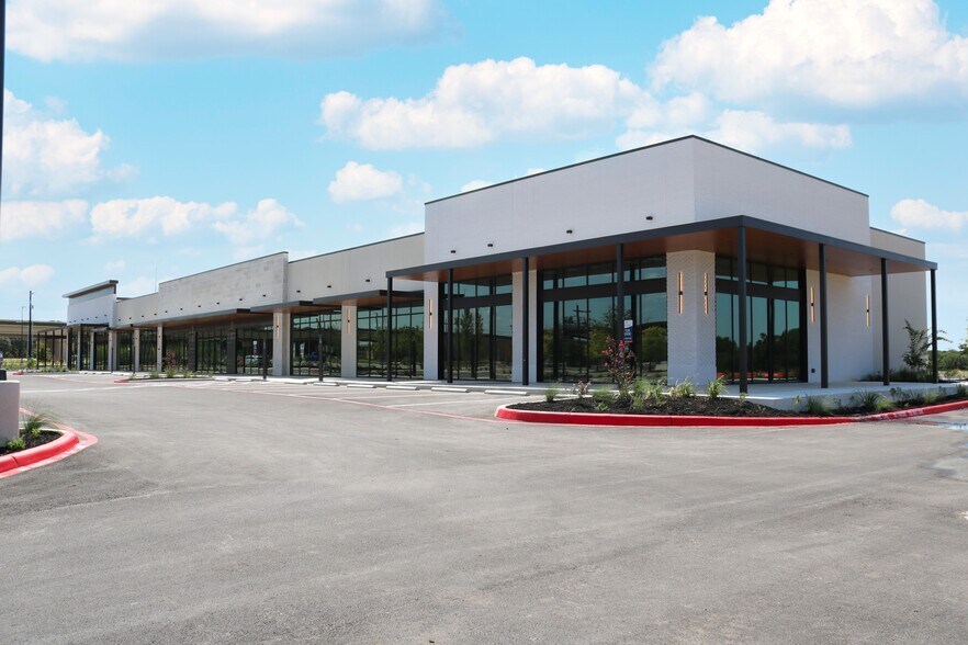 More Photos Of I-10 W & Balcones Creek Dr, Boerne Unknown For Lease