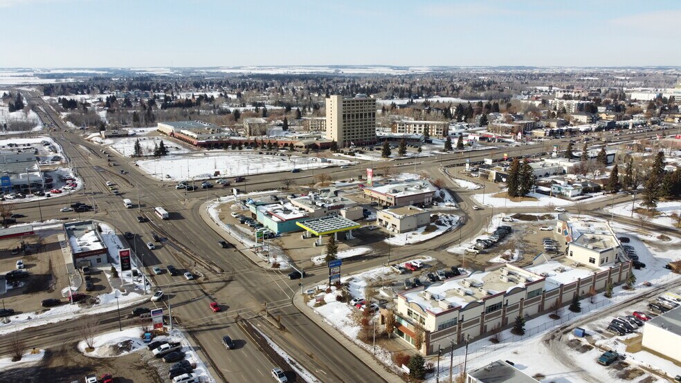 More Photos Of 3215 49 Ave, Red Deer Storefront For Lease