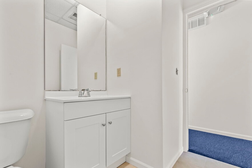 More Photos Of 73 E Wilson Bridge Rd, Worthington Office For Sale