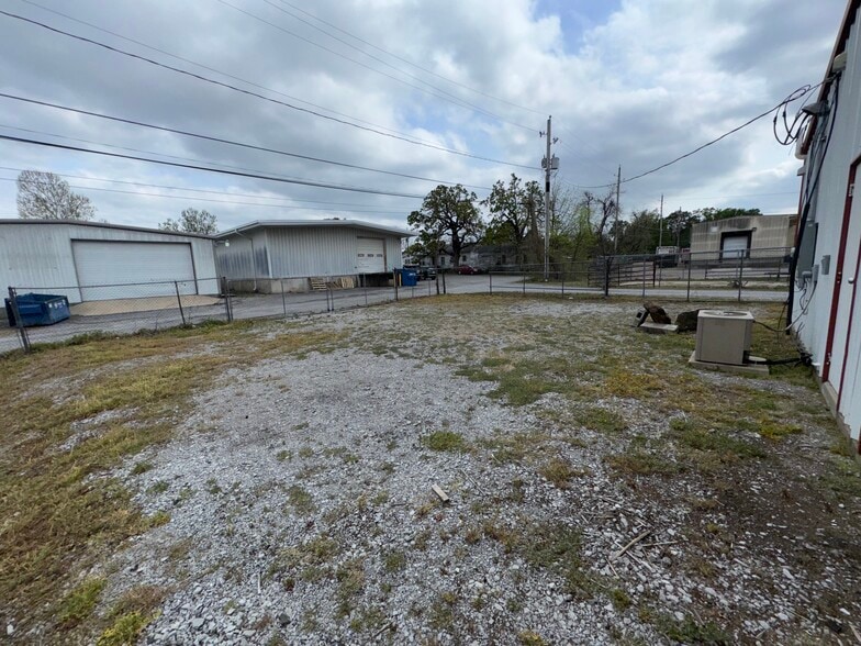 More Photos Of 438 S Main St, Mcalester Auto Repair For Sale