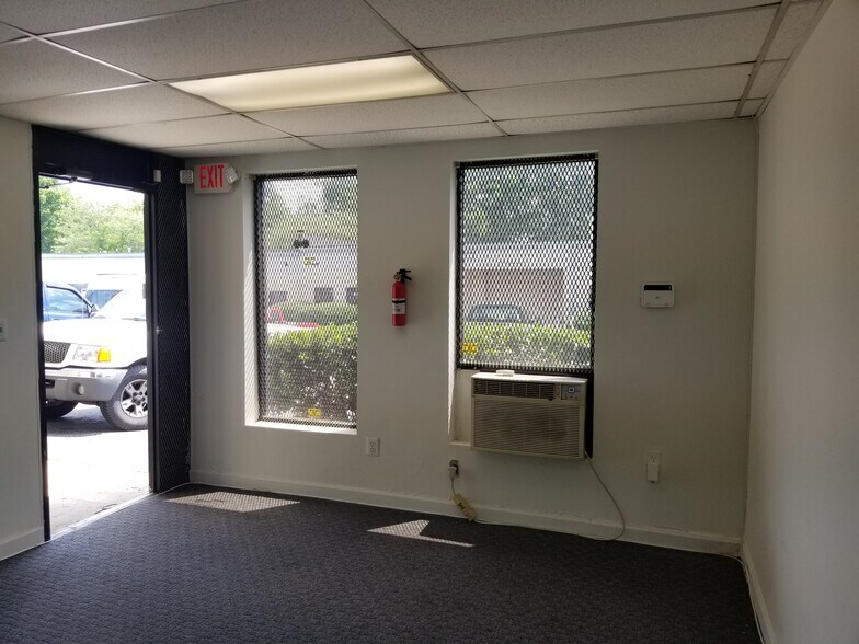 More Photos Of 9244 E Hampton Dr, Capitol Heights Unknown For Lease